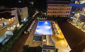 Monna Roza Beach Resort Hotel  4*